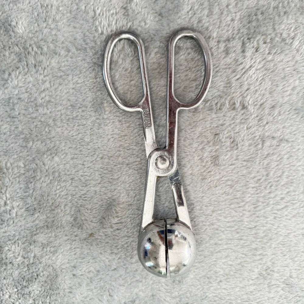 Vintage Meatball Scoop Tongs Taiwan Metal Kitchen Melon Ice Cream‎ Tool